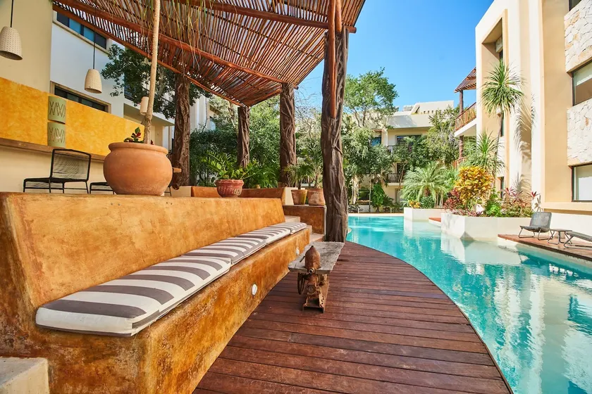 Dorian Gray - Pool & Beach Club Access & 300mbps WIFI - Image 1