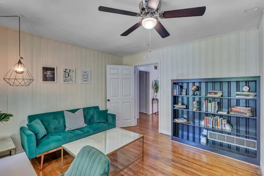 HUGE ranch style house with an MCM flare! - Image 1