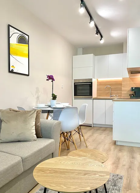 City Centre Bright & Cozy Apartment for 4 persons - Image 1