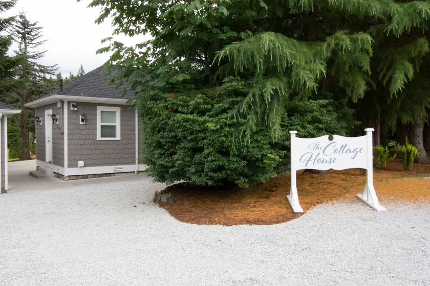 The Cottage House - Image 1
