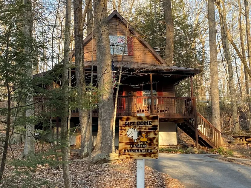 The Toasted Marshmallow - Cabin near the Lake - Image 1