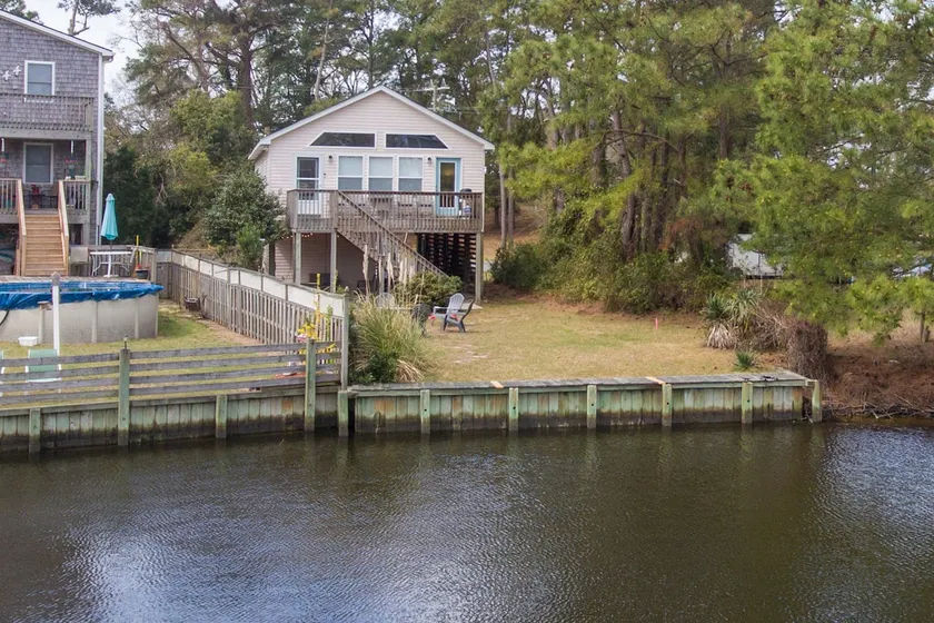 Canal Front Cottage - Family & Pet Friendly! - Image 1