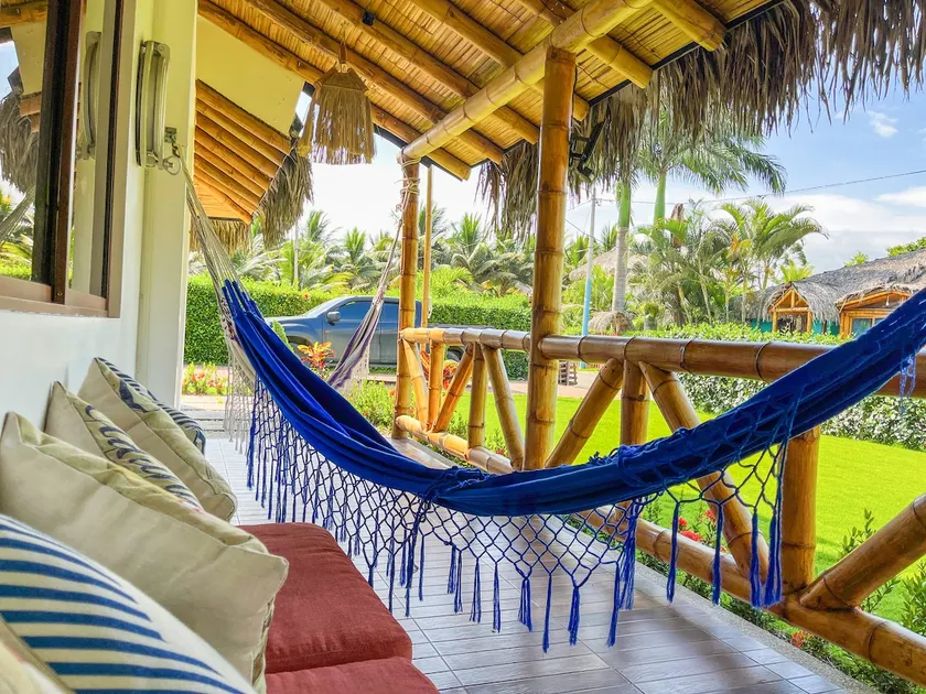 Beach house w/ Tropical Ambience, Near Everything - Image 1