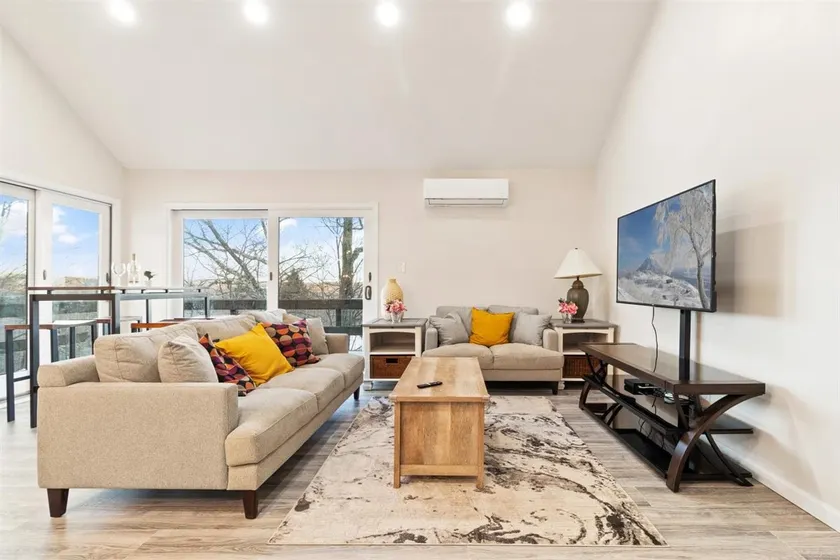 Modern Living on Camelback Resort Ski-in ski-out - Image 1