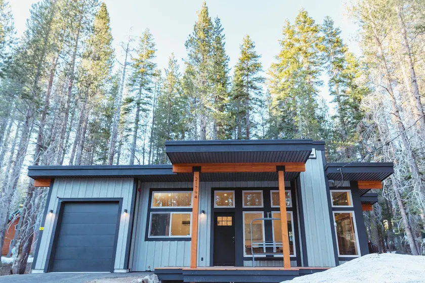 Chairlift Lodge-Soda Springs-Pet Friendly - Image 1