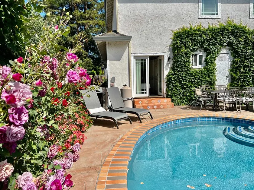 6 BD Home/Guest Suite, Pool - Downtown Mtn View - Image 1