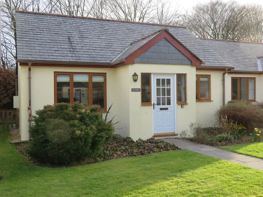 Modern Cottage close to Coast and Countryside - Image 1