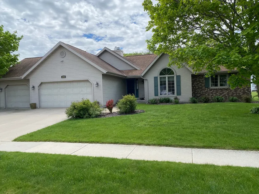 Neighborhood home in Manitowoc - Image 1