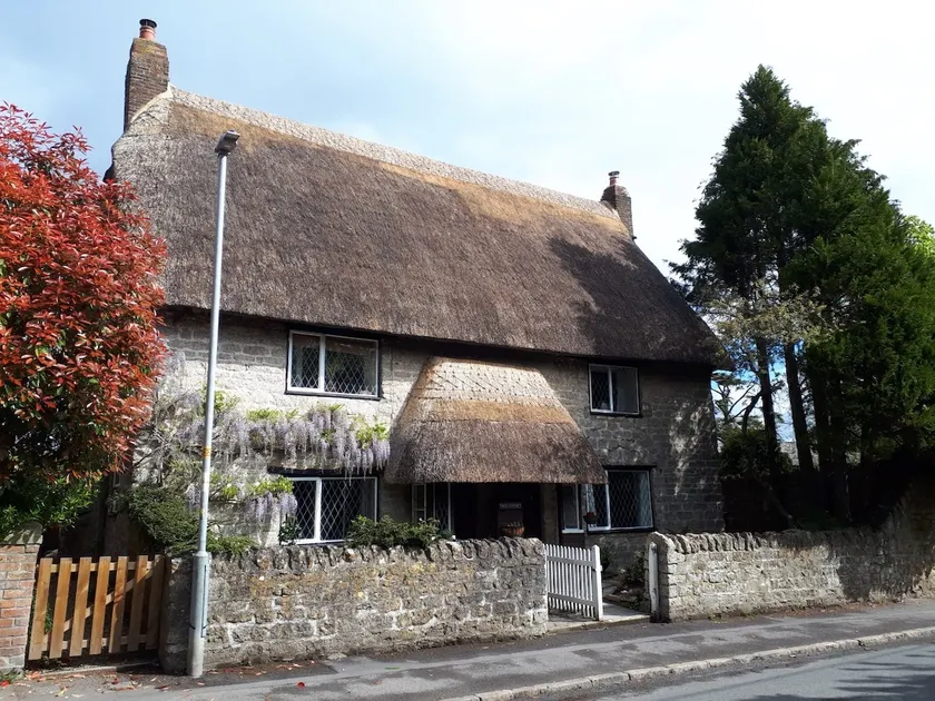 17th Century Thatched Cottage in Rural Wiltshire - Image 1