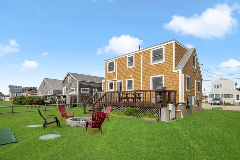 Steps to East Matunuck Beach and Lovely Views of the Ocean - Image 1