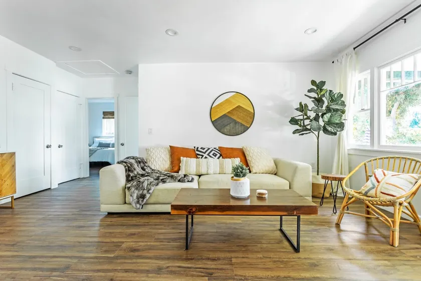 Sable House - Stunning Private Home, Huge Backyard - Image 1