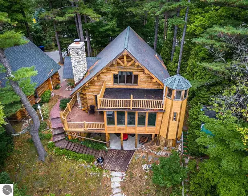 Private Beach · Lake Michigan Cabin · Sleeps 12 - Image 1