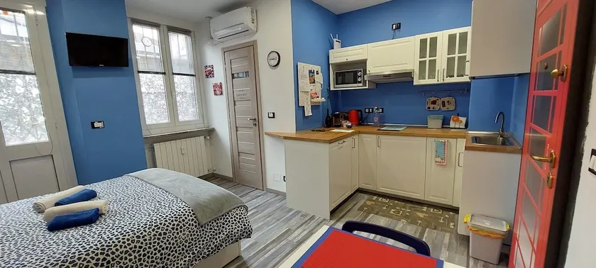 British Corner: the studio apartment with personality! - Image 1
