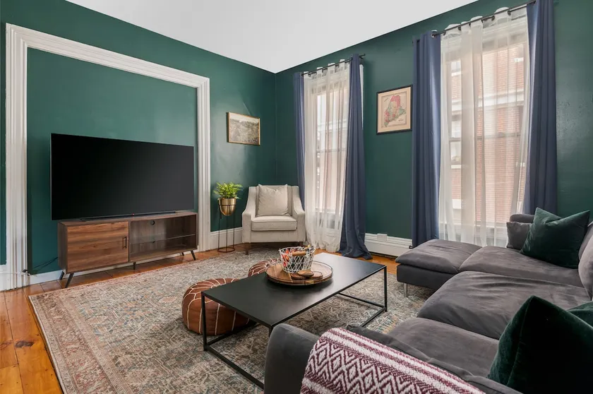 Downtown Portland ME! 4 Beds & Free Parking! - Image 1