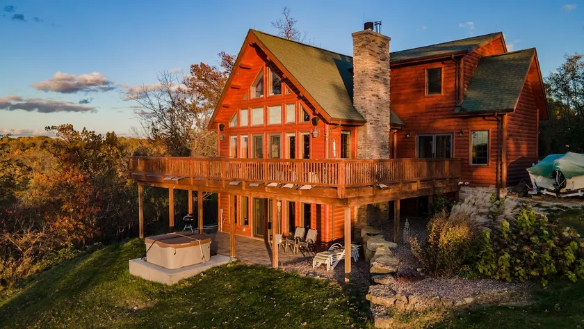River View Lodge: Huge 3BR/3.5BA w/ stunning views - Image 1