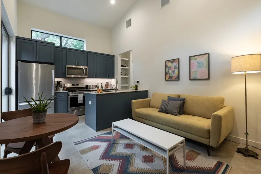 Mid-Century Modern in East Downtown - Image 1