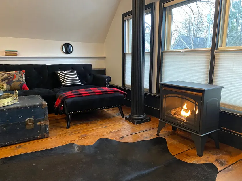 Gothic Victorian Carriage House Apartment - Image 1