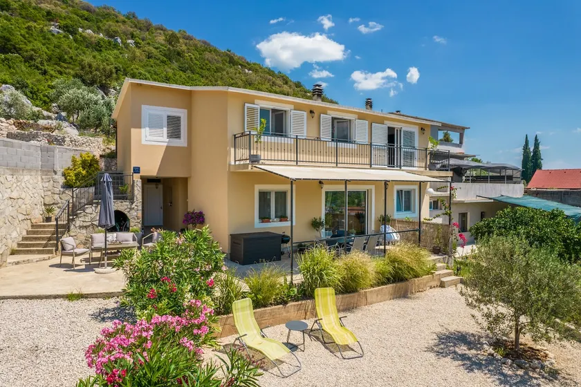 Apartment ELLA-ECO&SLOW with a lake view - Image 1