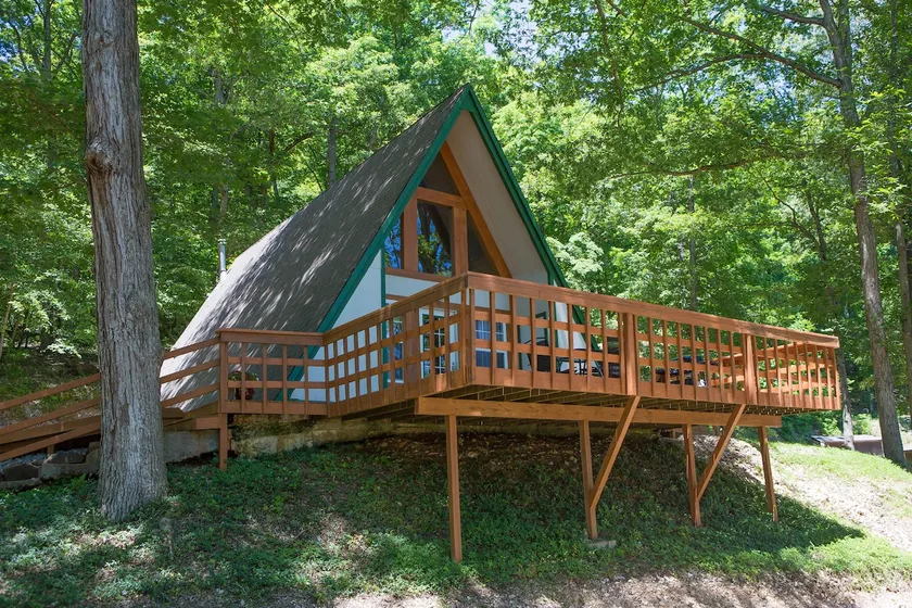 The Hillside Cabin near the Illinois River - Image 1