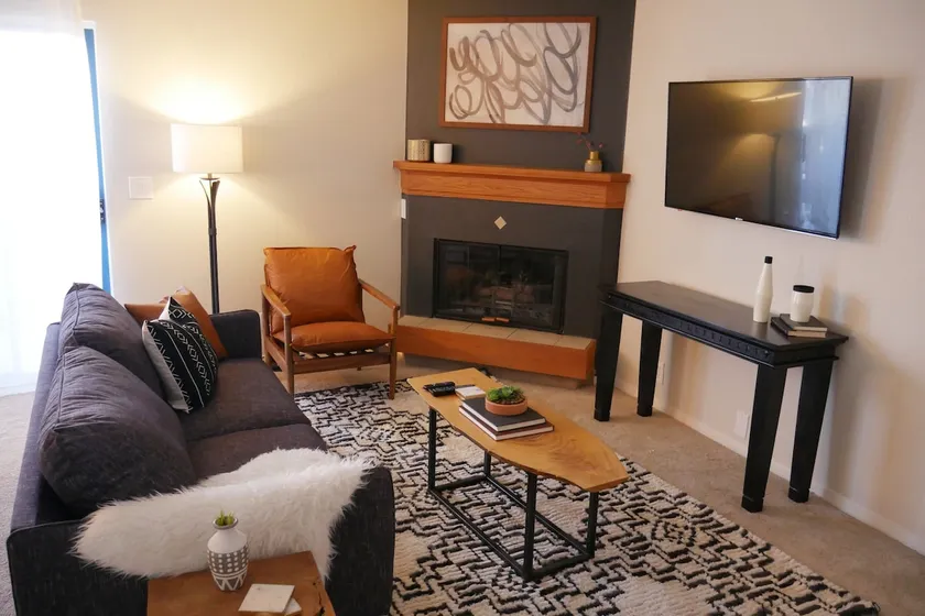 Great One Bedroom-Free Parking-Convenient Location - Image 1