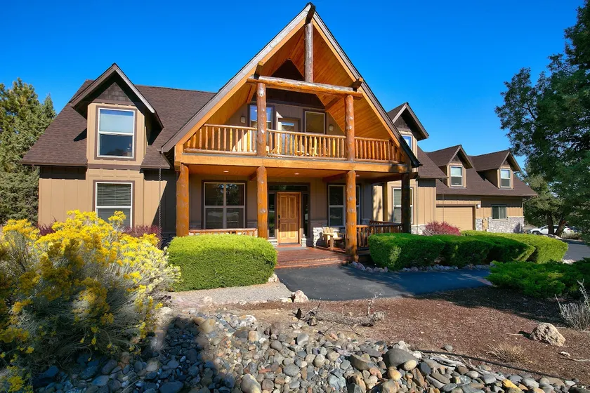 4BR Spacious Retreat w. Hot tub & Pet Friendly - Image 1