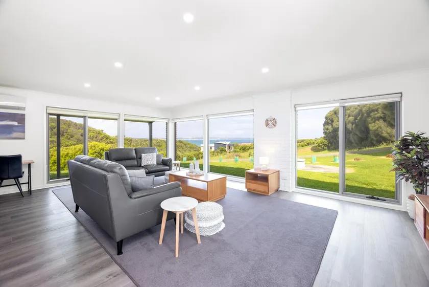 Bounty Beach House - sanctuary with an ocean view - Image 1