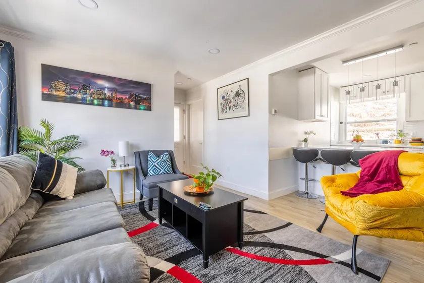 Stylish & Comfy |5★ Location, Deck, ♛4Br/3 Full BA - Image 1