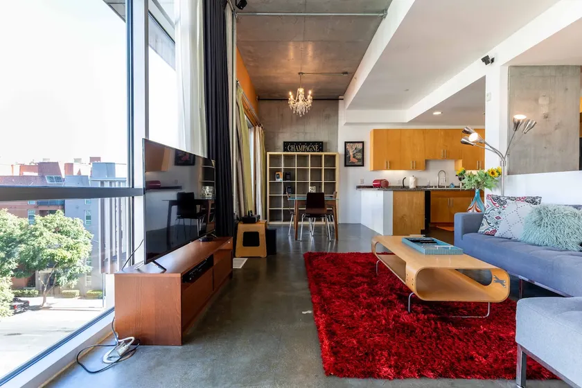 Modern Loft, Clean, Quiet, WiFi, Cable, Parking - Image 1