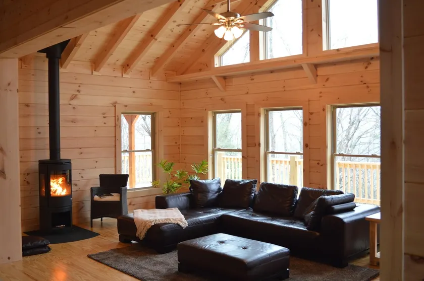 Chalet at Winghaven, Sunny Log Home - Image 1