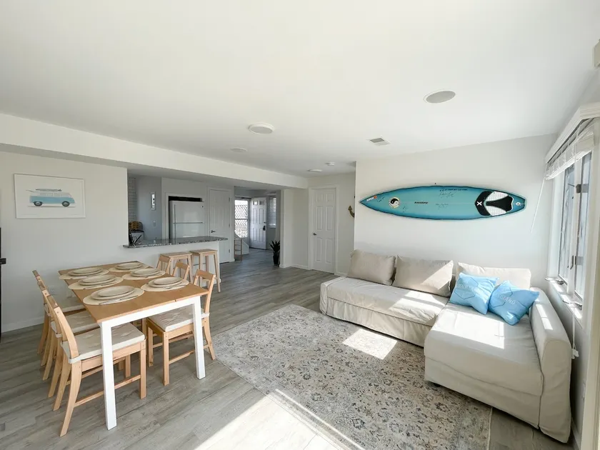 5BR bay-view home, beach badges, mins to LBI - Image 1