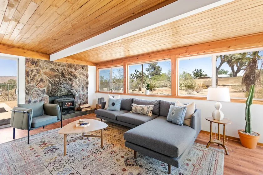 Mojave Retreat - Fenced Yard & Fire Pit - Image 1