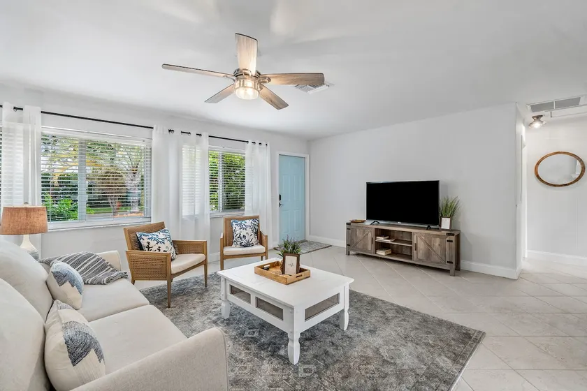 Peaceful Waterfront Delray Beach House - Image 1
