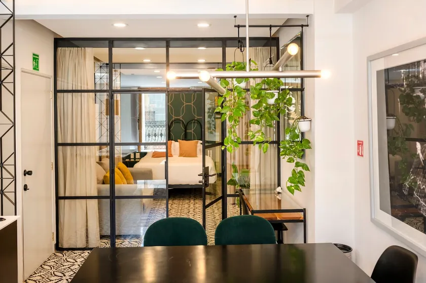 Apartment with balcony, just steps from the Zócalo - Image 1