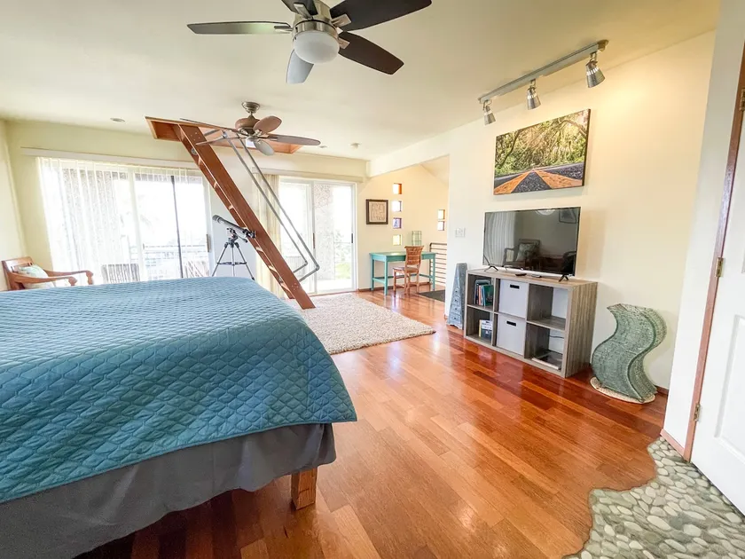 Lux Island Home: Ocean View & Serenity Escape - Image 1