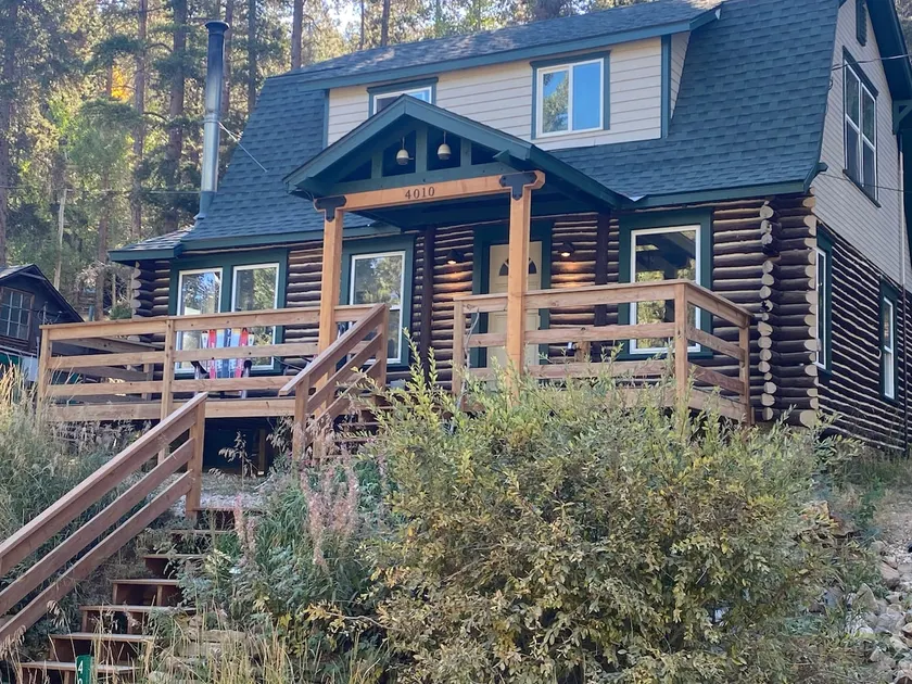 Honey Bear Creek Artists Mountain Retreat - Image 1