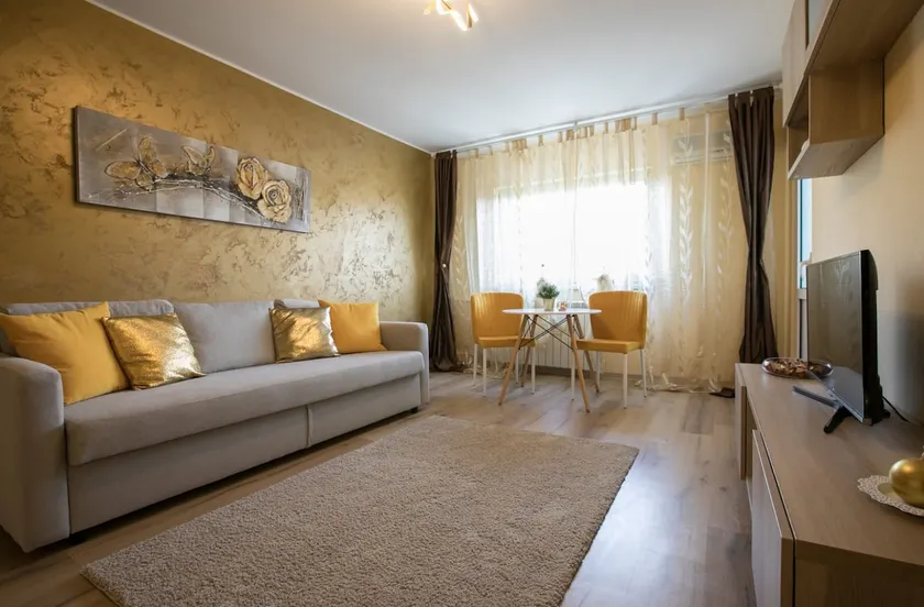 GOLDEN APARTMENT BANEASA - Image 1
