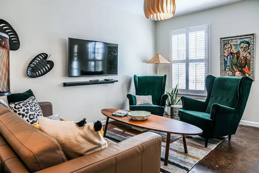 Serene & Cozy Carriage House w Parking by Forsyth - Image 1