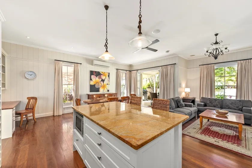 The Family Getaway 3 Bed 2 Bath 1Car Wooloowin - Image 1