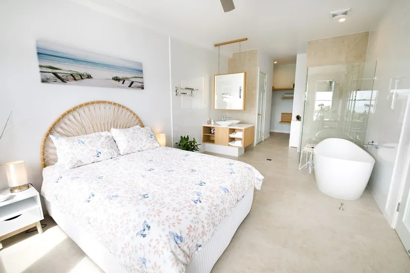 4 beds 1 night - Image 1