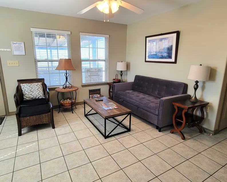  Quarter Deck- 2 Bedroom- In-Town and Near the Beach, Pet Friendly!  - Image 1