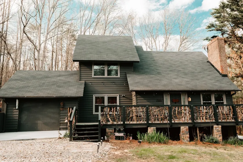 Luxury Mountain Getaway - Image 1