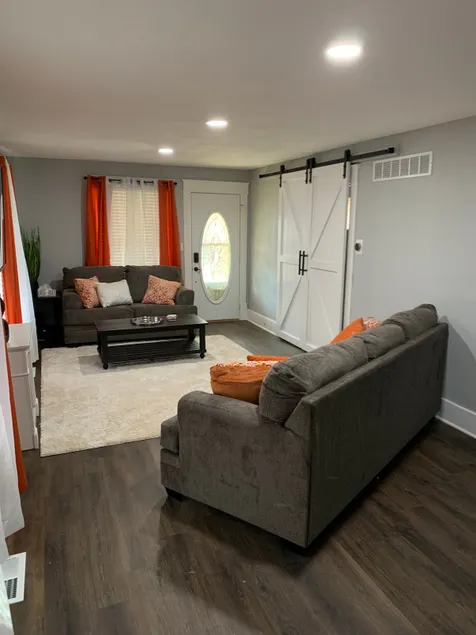 Inviting 3 bedroom home with all the amenities. - Image 1