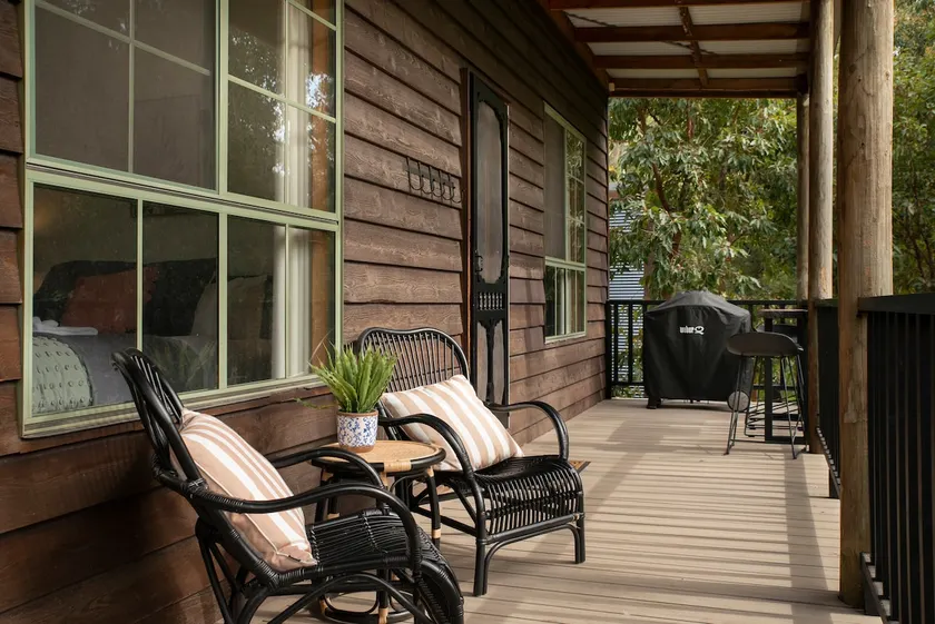 Country Lane Cottage - Image 1