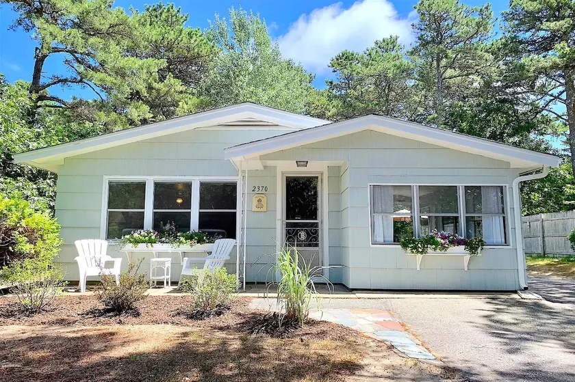 Walk to Beach Spacious Home and Private Backyard - Image 1