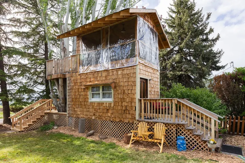 Roadside Treehouse - Image 1
