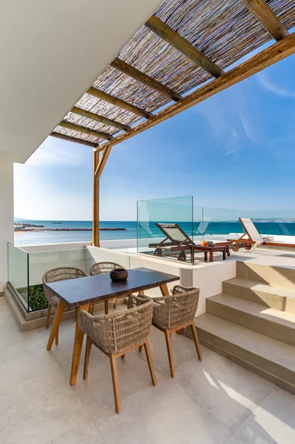 Wave, an Idyllic Seafront Suite - Image 1