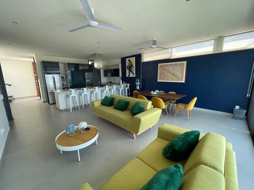 A house in a condominium with a heated pool and A/C - Image 1