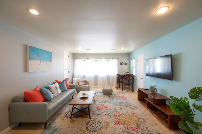 Modern Tropical Vacation Home, Palo Alto/Stanford #655 - Image 1