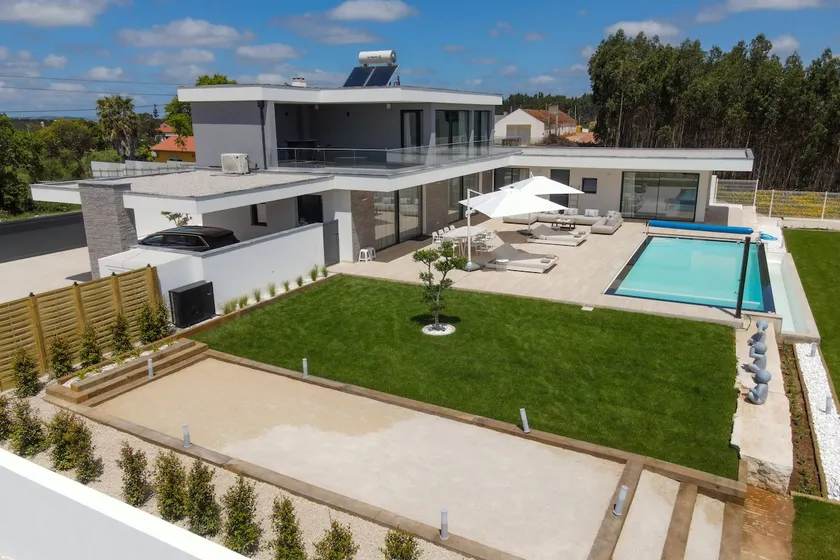 Modern luxurious brand new villa in Cadaval. - Image 1
