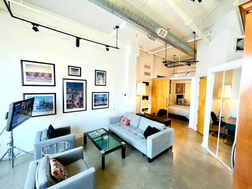 ”New York Loft” *Near Four Seasons Hotel”* - Image 1